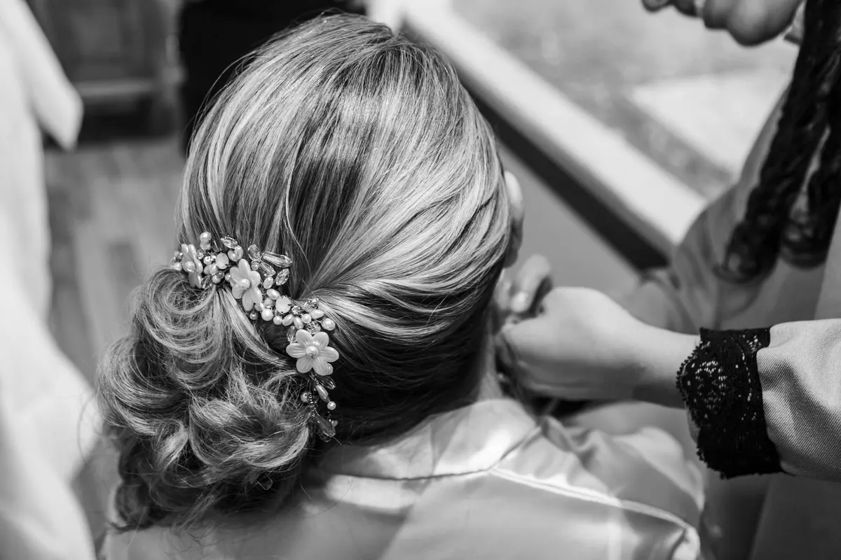 Opgestoken haar voor een bruiloft